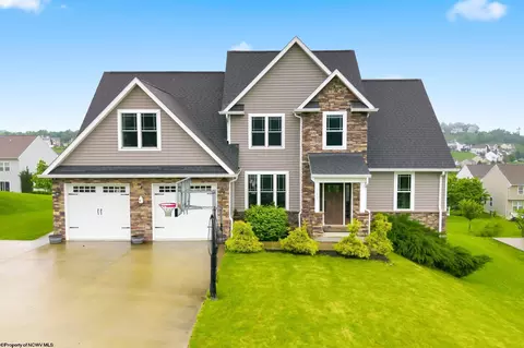 702 Slaton Ln, Morgantown, WV 26508