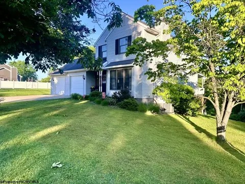 1253 Bakers Ridge Rd, Morgantown, WV 26505
