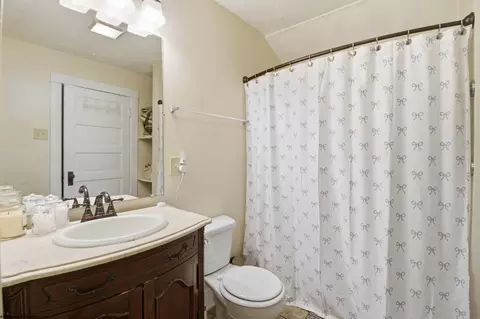Bath - 227 Maple Ave, Bridgeport, WV 26330 photo 1 of 1