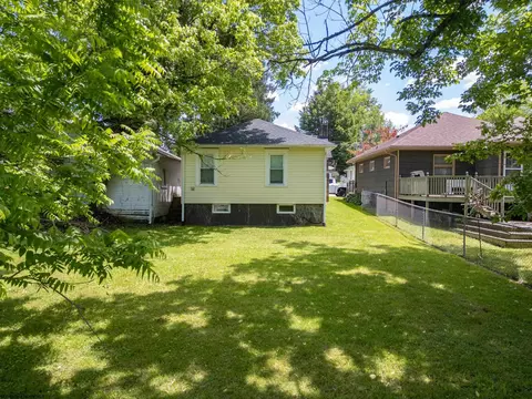 Exterior - 227 Maple Ave, Bridgeport, WV 26330 photo 3 of 4