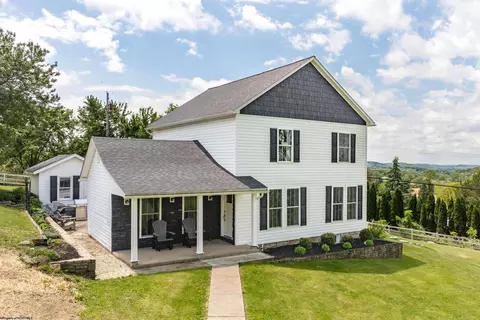 674 Pleasant Hill Rd, Morgantown, WV 26508