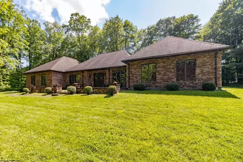2386 Lakeside Ests, Morgantown, WV 26508