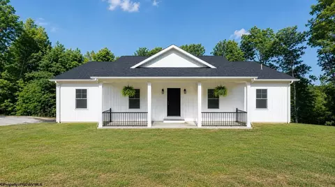 401 Ann Marie Dr, Bridgeport, WV 26330