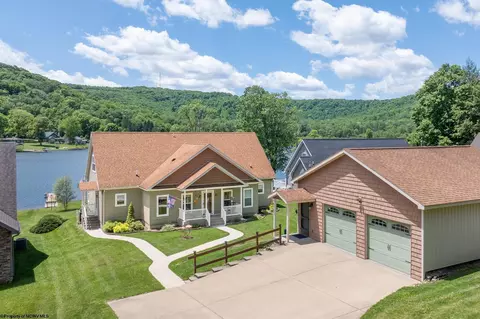 8 S Waters Edge Ln, Bruceton Mills, WV 26525