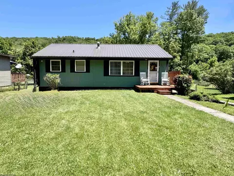 523 Maple Ave, Grafton, WV 26354
