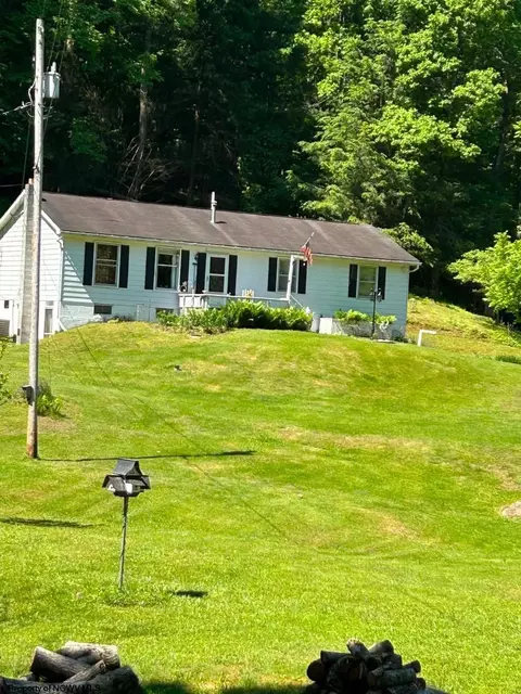 2710 Little Sand Run Rd, Buckhannon, WV 26201