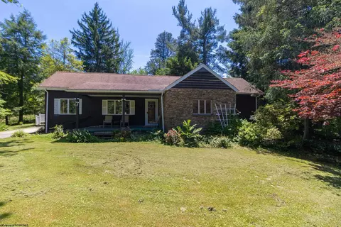 7 Mill Fall Run Rd, Fairmont, WV 26554