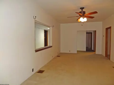 Living - 93 Maple Ave, Westover, WV 26501 photo 3 of 4