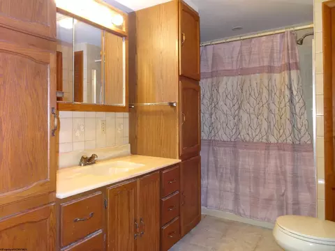 Bath - 93 Maple Ave, Westover, WV 26501 photo 1 of 2