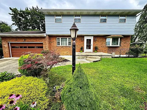 107 Oakview Dr, Morgantown, WV 26505