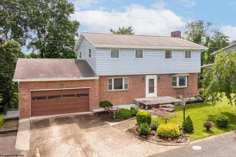 107 Oakview Dr, Morgantown, WV 26505