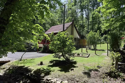 1691 Poe Run Rd, Elkins, WV 26241