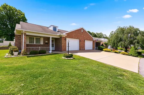 108 Center Ct, Bridgeport, WV 26330