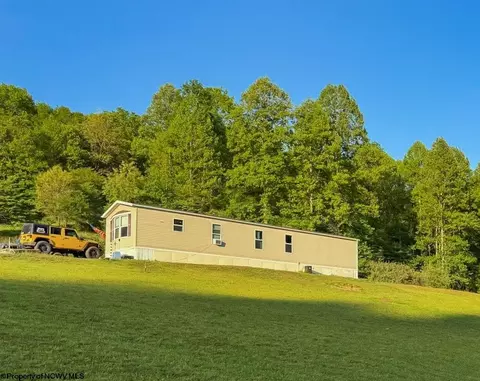 654 Toms Run Rd, Roanoke, WV 26447