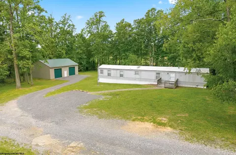 88 Bartges Rd, Morgantown, WV 26508