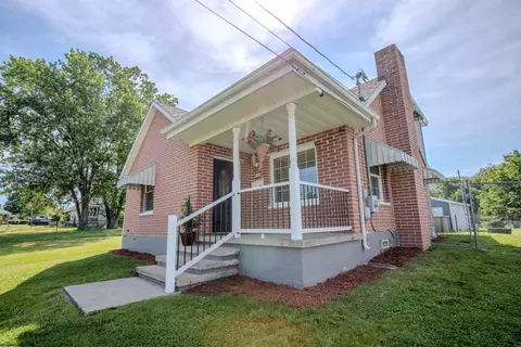 42 N Main St, Fairchance, PA 15436