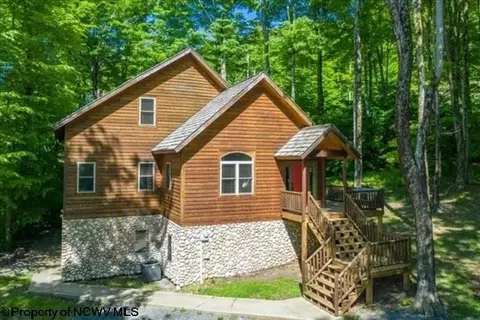 429 Mid Mountain Dr, Davis, WV 26260
