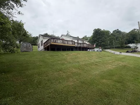135 Wabash Ave, Belington, WV 26250