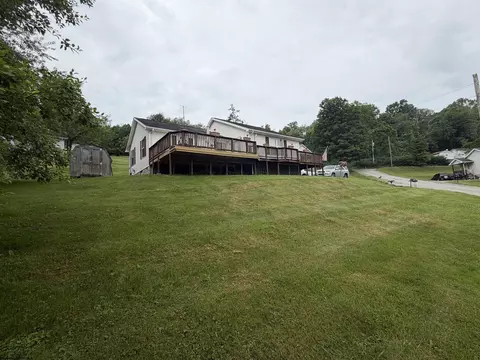 135 Wabash Ave, Belington, WV 26250