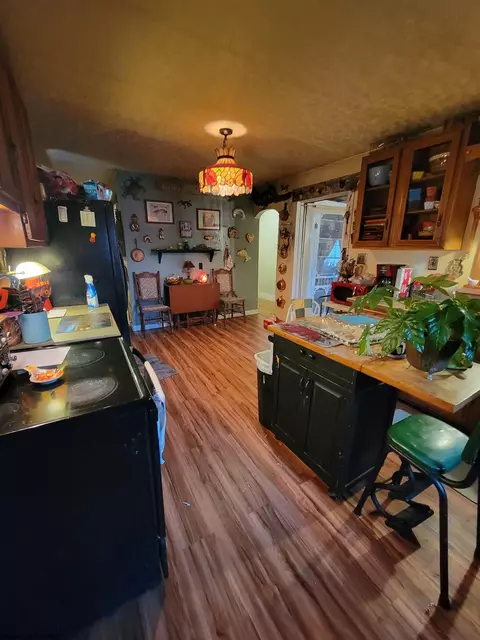 Kitchen - 11575 Georgetown Rd, Beverly, WV 26253 photo 3 of 3
