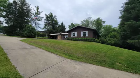1715 Big Tree Dr, Fairmont, WV 26554