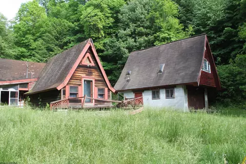 137 Hodum Creek Rd, Hacker Valley, WV 26222