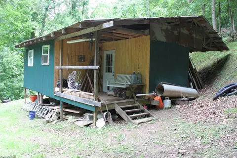 2495 Bergoo Rd, Bergoo, WV 26298