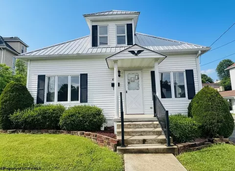 542 Market St, Fairmont, WV 26554