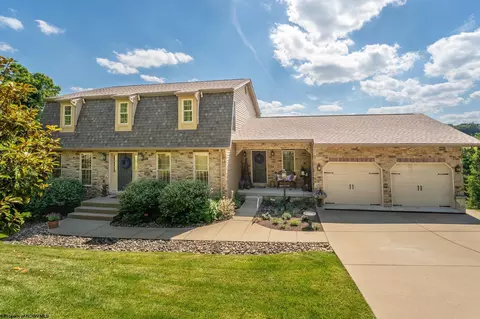 25 Garden Ln, Morgantown, WV 26505