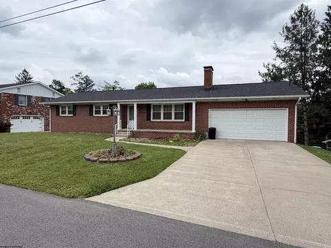 114 Southview Dr, Elkins, WV 26241