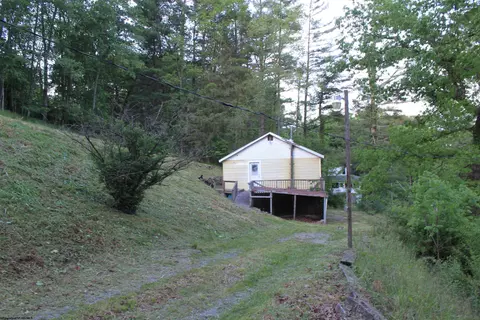 72 Greenbrier St, Camden On Gauley, WV 26208