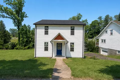 1260 College Park, Fairmont, WV 26554