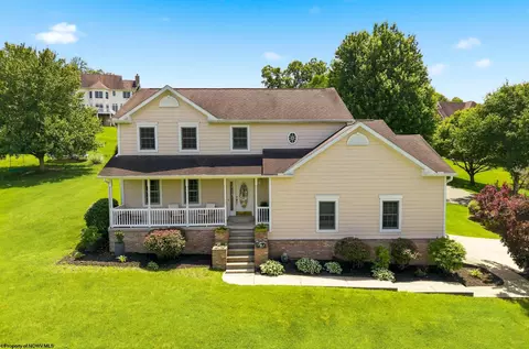 1017 Brettwald Dr, Morgantown, WV 26508