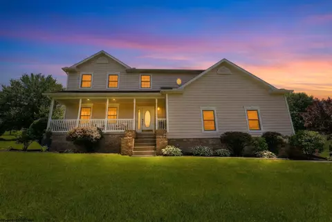 1017 Brettwald Dr, Morgantown, WV 26508