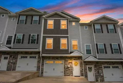 20 Misty Ln, Fairmont, WV 26554