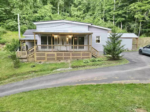 1834 Old Womans Run, Sutton, WV 26601