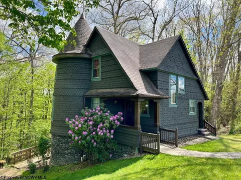 7 Kerens Hill Ests, Elkins, WV 26241