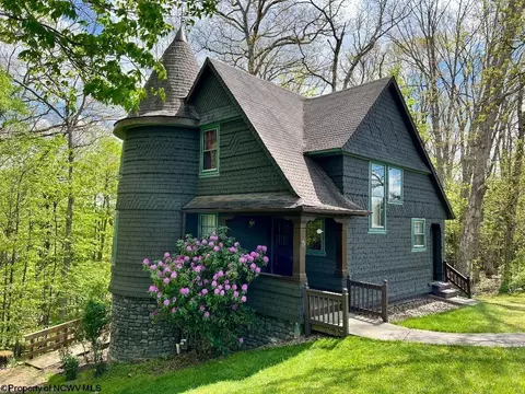 7 Kerens Hill Ests, Elkins, WV 26241