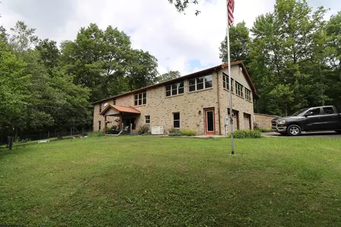 523 Ebberman Crk, Elkins, WV 26241