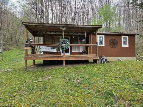 118 Blue Grouse Ln, Montrose, WV 26283
