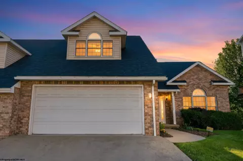 1011 Saint Pauls Ln, Morgantown, WV 26505