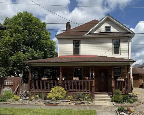 15 Locust St, Elkins, WV 26241