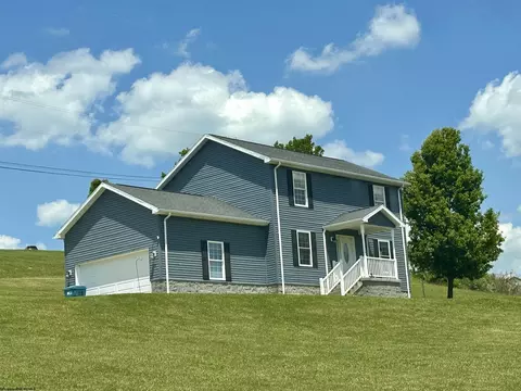 30 Green Meadows Dr, Bridgeport, WV 26330