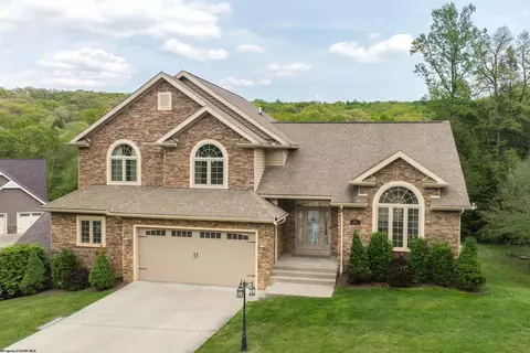 302 Teardrop Ct, Morgantown, WV 26508