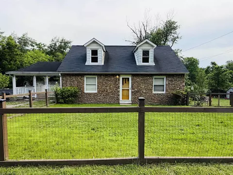 813 New Geneva Rd, Point Marion, PA 15474