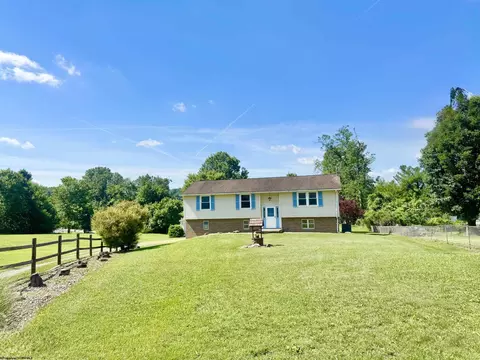 1414 Beech Ln, Fairmont, WV 26554