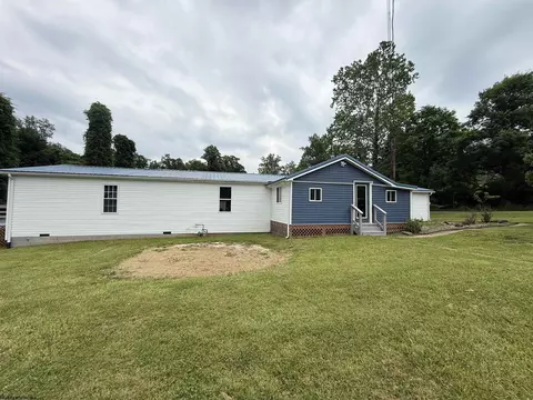 169 Ohio Ave, Grafton, WV 26440