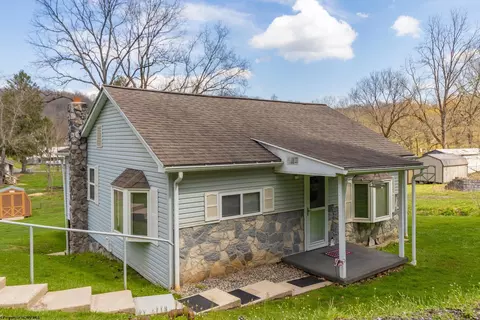 114 Lower Hildebrand Dr, Morgantown, WV 26501