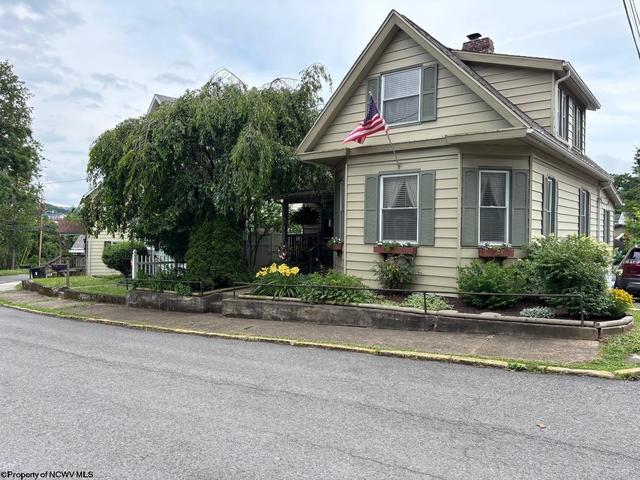 67 W Park Ave, Westover, WV 26501