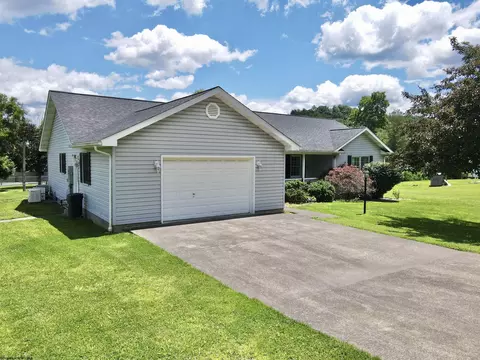 201 Simpson Run Rd, Weston, WV 26452